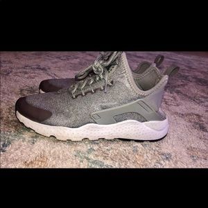 Women’s Nike Huaraches